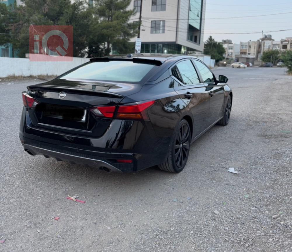 نيسان ألتيما